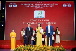 d nutri vinh du gianh cu dup 2 giai thuong danh gia do vien nghien cuu kinh te chau a de cu trao tang