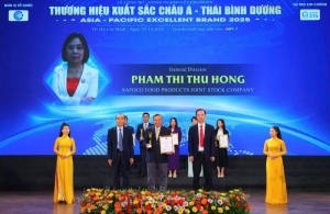 doanh nhan pham thi thu hong   vinh du nhan chung nhan  r  n nha lanh dao xuat sac chau a   thai binh duong nam 2025