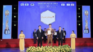 crystal holidays nhan giai thuong top 10  thuong hieu xuat sac chau a 2024