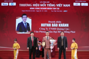 ong  huynh bao khanh   giam doc   cong ty tnhh quang cao  van phong pham dai hong hong phat vinh du nhan giai thuong doanh nhan tam   tai 2023