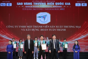 hoan tuan thanh vinh du don nhan giai thuong  top 10 sao vang thuong hieu quoc gia   2024