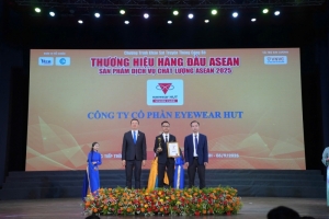 cong ty co phan eyewear hut vinh du don nhan giai thuong san pham dich vu chat luong vang hang dau asean 2025