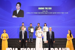doanh nhan hoang thi sen   ban linh nguoi phu nu kien tao thuong hieu du lich viet vuon tam chau a va dau an asia excellent brand 2026