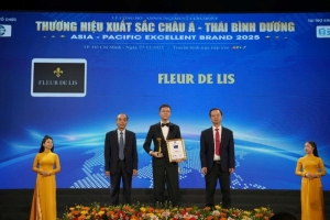 fleur de lis   truyen thong va doi moi