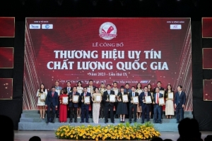 cong ty co phan giay va bao bi phu an duoc vinh danh  top 10 thuong hieu uy tin chat luong quoc gia 2023