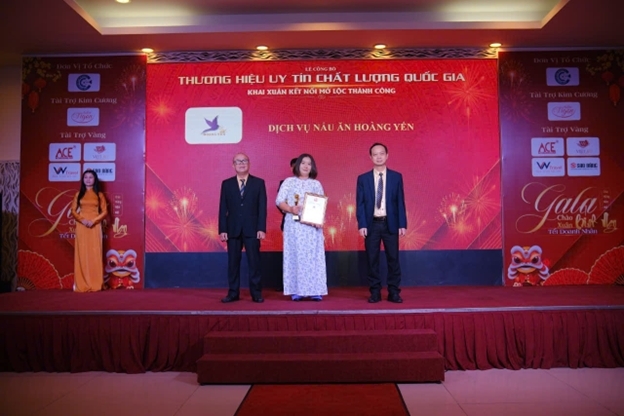 dich vu nau tiec tron goi hoang yen   khang dinh uy tin chat luong quoc gia 2026